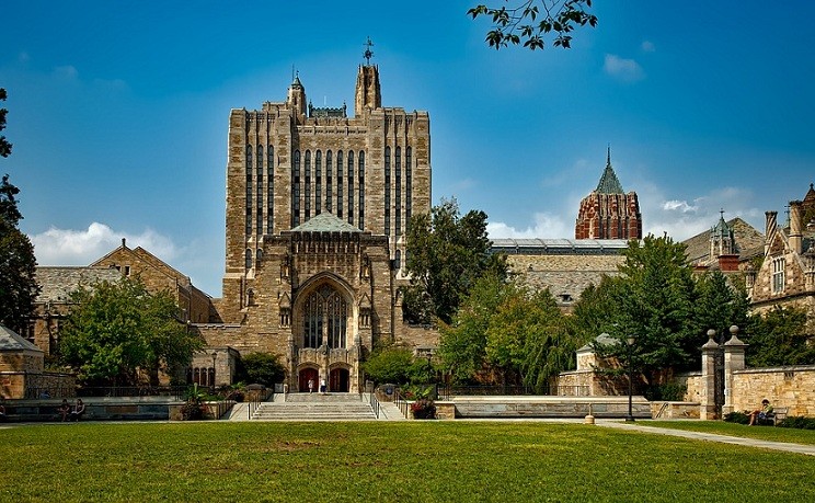 Universidad Yale